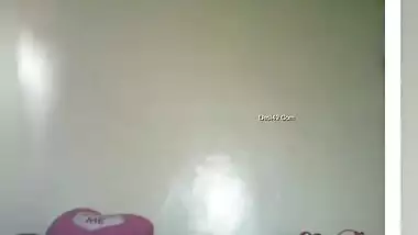 Tempting Indian whore shows off super-sexy butt and titties at home