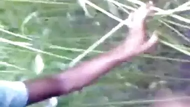 Desi farmer enjoy hardcore fucking with girl in forest