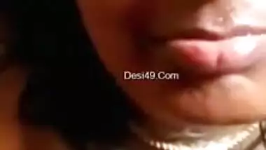 Bitch washes her chubby Desi body revealing all XXX nudity for cam