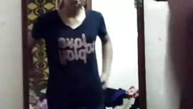 Desi girl pinku record her dress change after bath for BF
