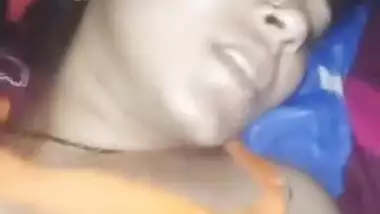 Desi pretends to be sleeping while XXX man with camera sneaks into her