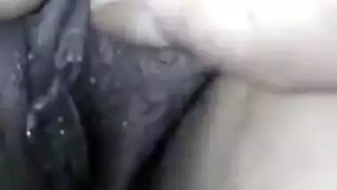 Horny Indian MILF allows man to spread XXX pussy lips and finger it