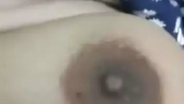 Whore gives sex joy to her Indian nipples touching them in amateur porn